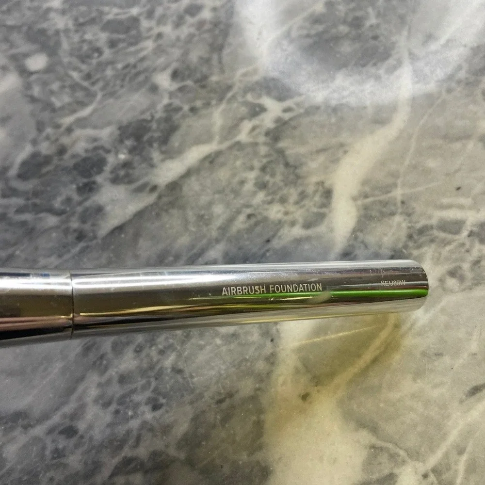 New It Cosmetics Airbrush Foundation Brush